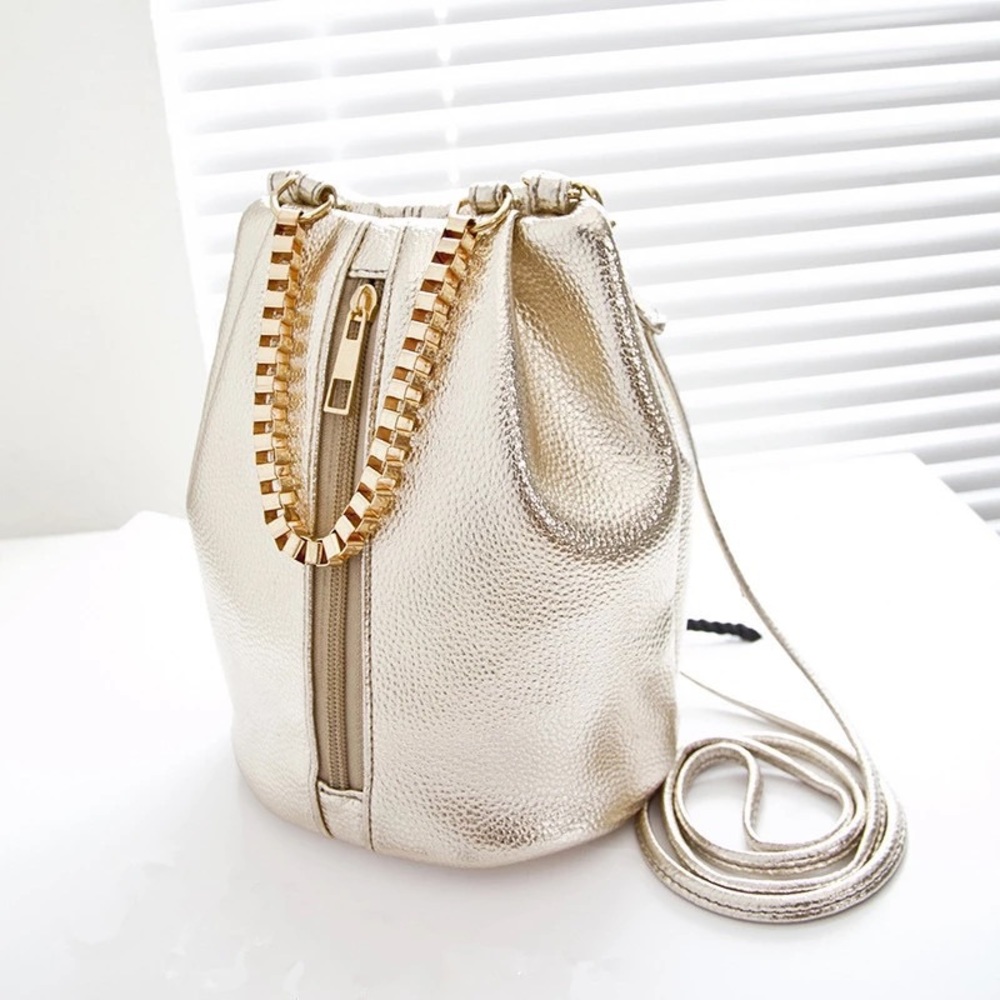 NEW GOLD small handbag with front zipper & chain